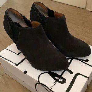 Dolce Vita Black/Dark Grey Suede Ankle Heel Boots